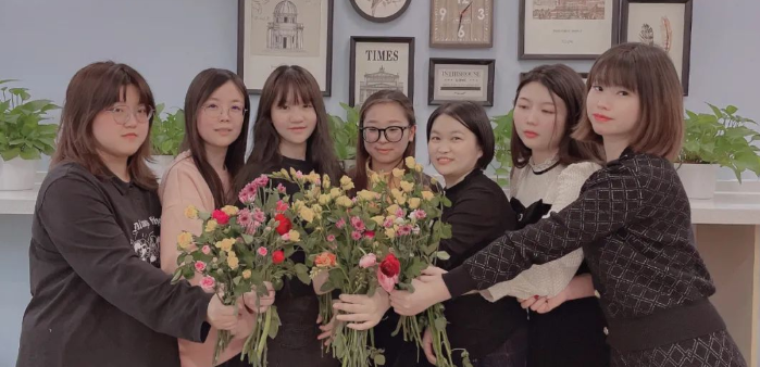 3·8妇女节——睿服科技鲜花萦绕，美好相伴